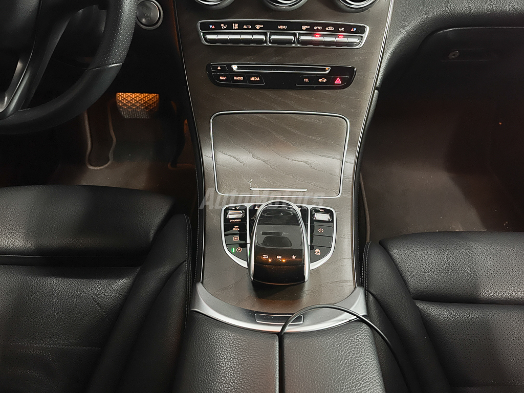 MERCEDES-BENZ GLC 250 4MATIC 2018 full