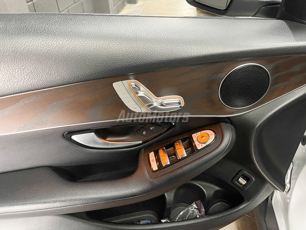 MERCEDES-BENZ GLC 250 4MATIC 2018 full