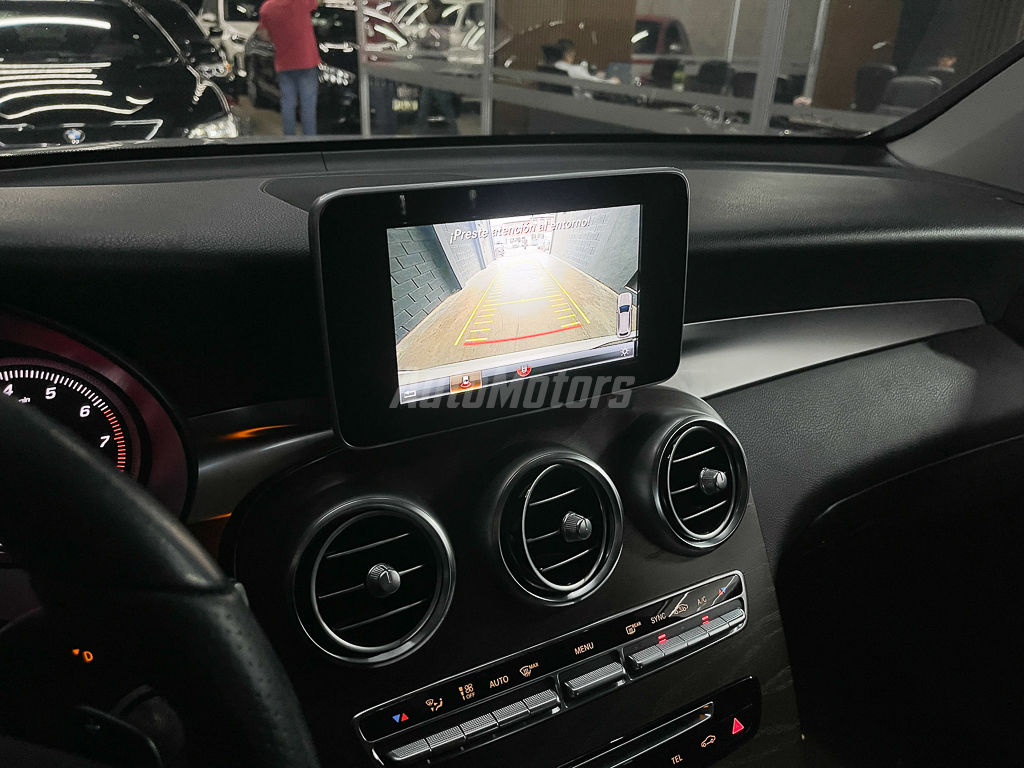 MERCEDES-BENZ GLC 250 4MATIC 2018 full