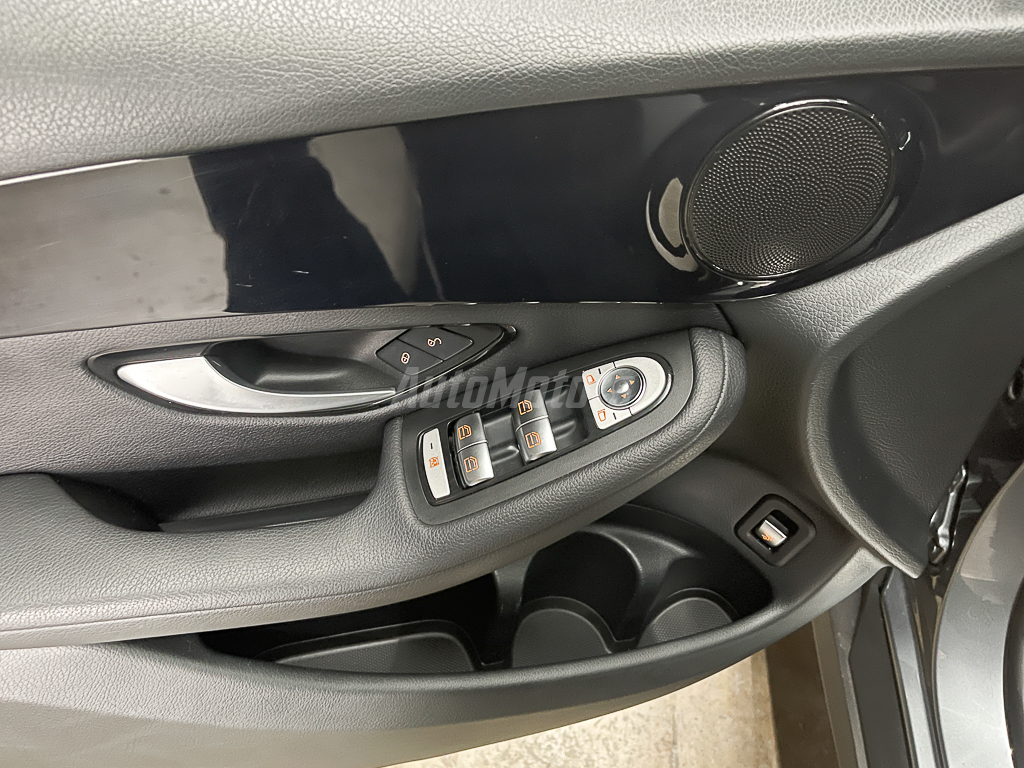 MERCEDES BENZ GLC 250 4MATIC 2016 full