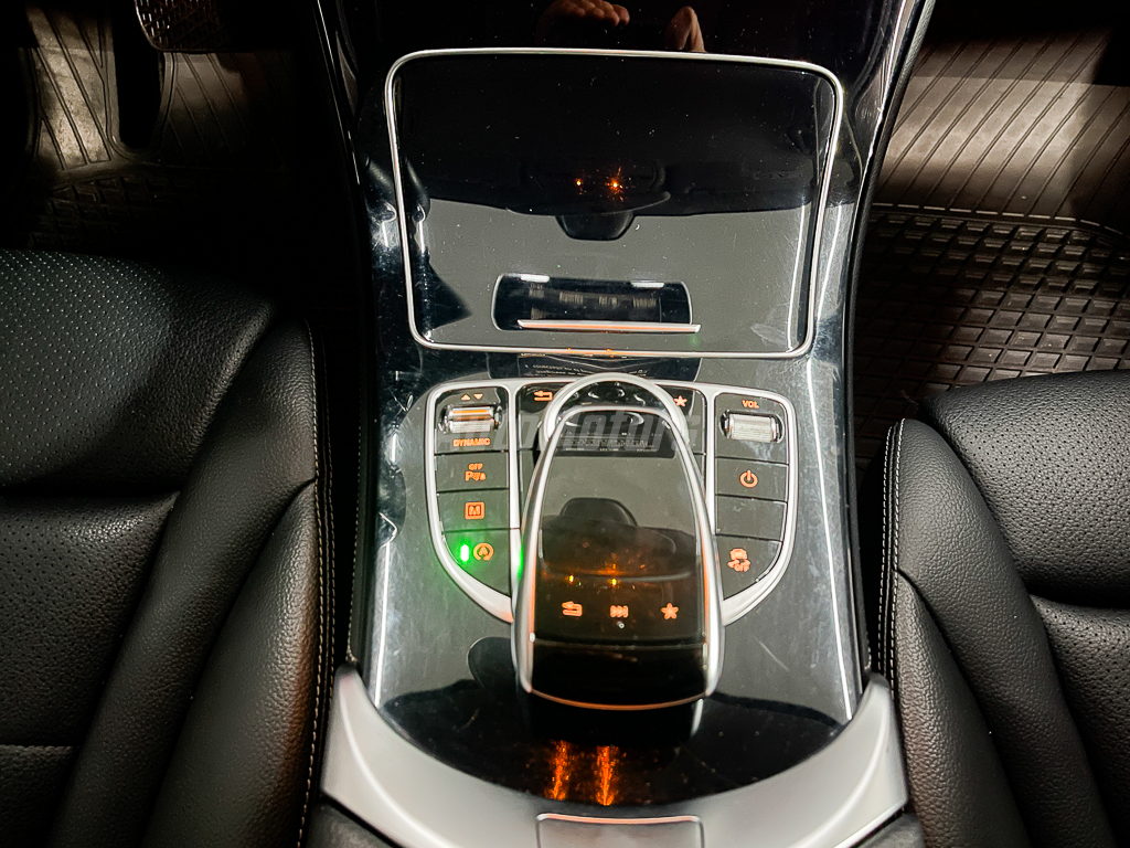 MERCEDES-BENZ GLC 250 4MATIC 2018 full