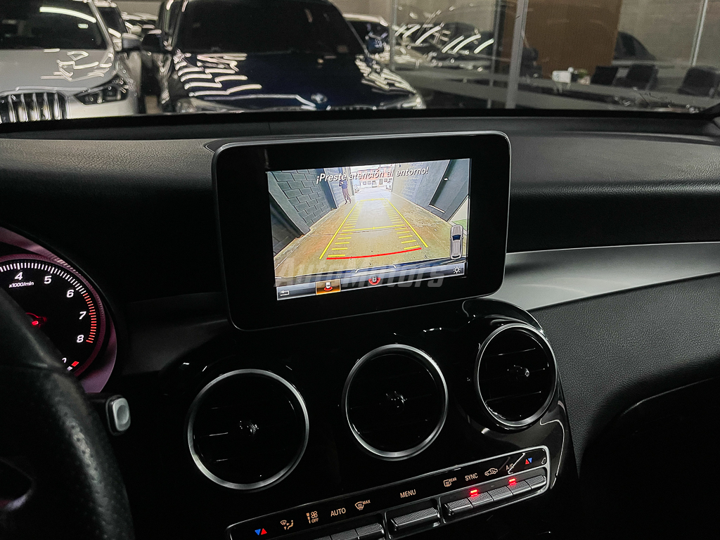 MERCEDES-BENZ GLC 250 4MATIC 2018 full