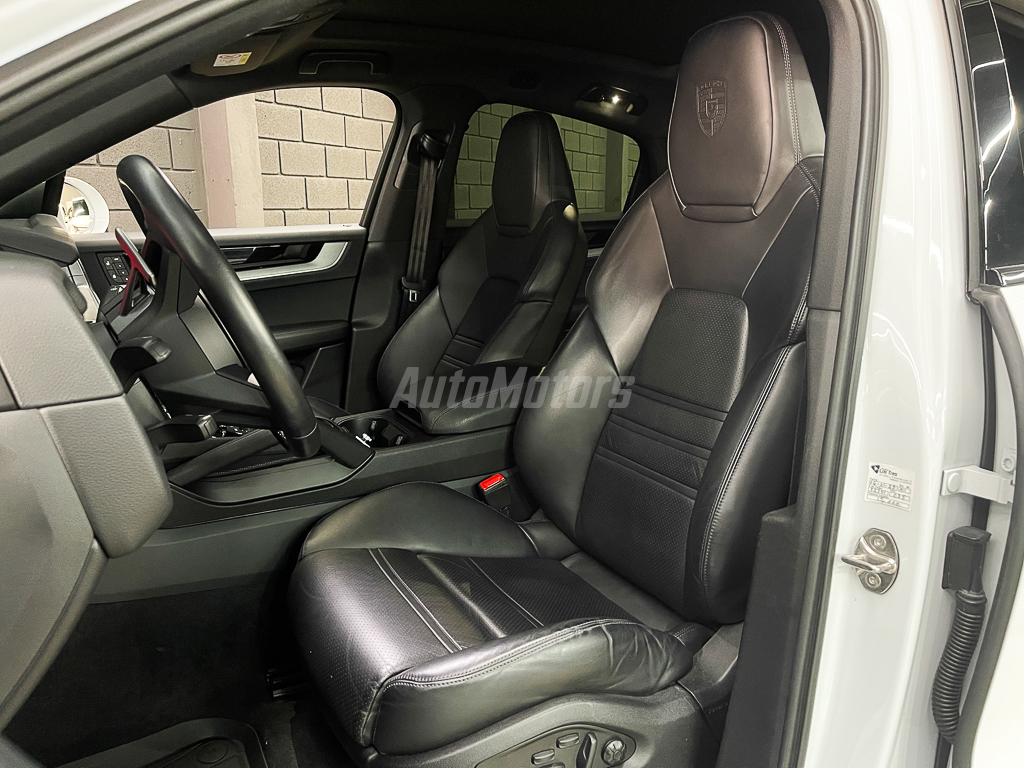PORSCHE CAYENNE COUPE 2024 full