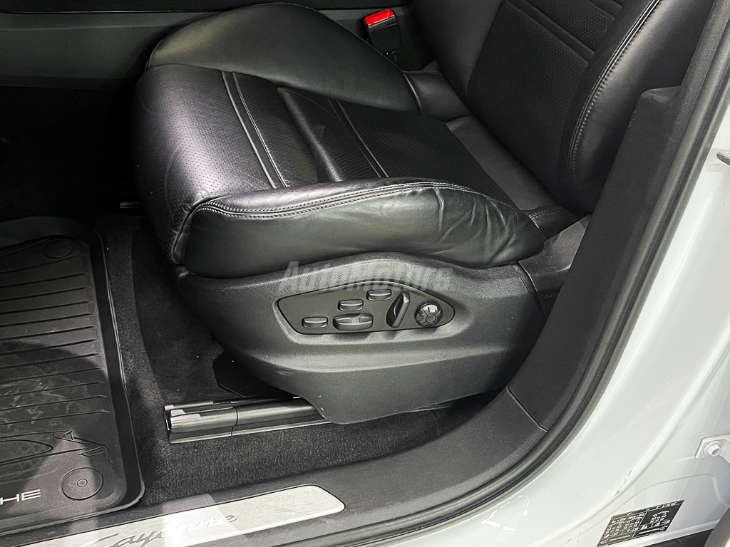 PORSCHE CAYENNE COUPE 2024 full