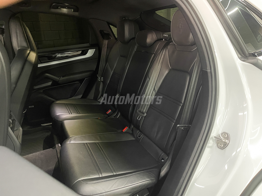 PORSCHE CAYENNE COUPE 2024 full