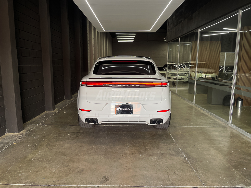 PORSCHE CAYENNE COUPE 2024 full