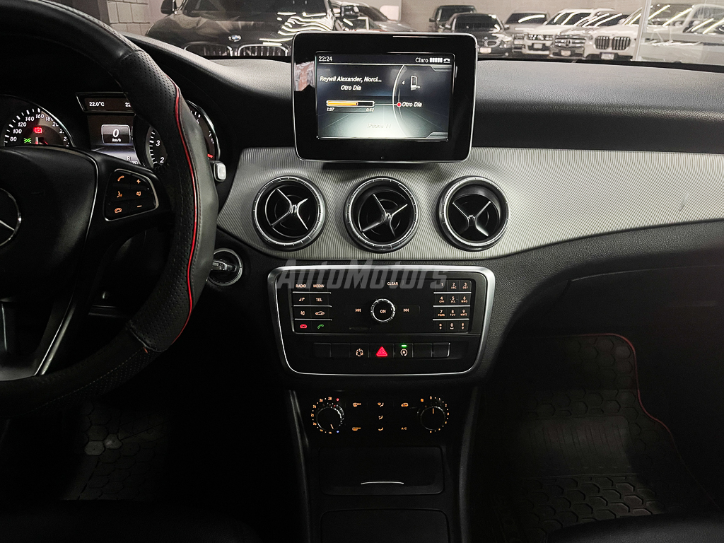 MERCEDES BENZ CLA 200 2015 full