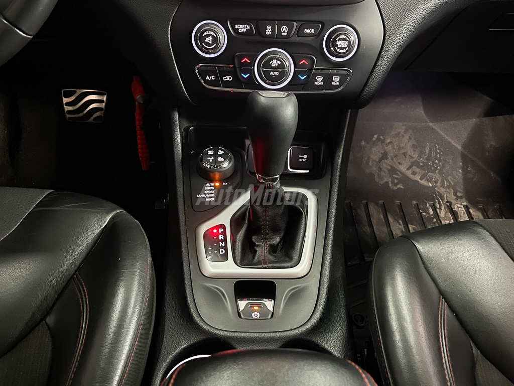 JEEP CHEROKEE TRAILHAWK 2016 full