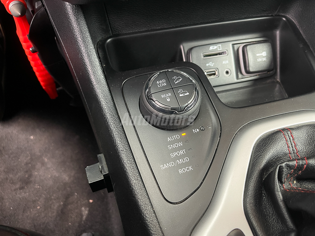 JEEP CHEROKEE TRAILHAWK 2016 full