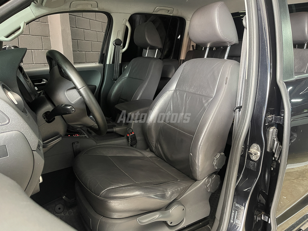 VOLKSWAGEN AMAROK 2017 full
