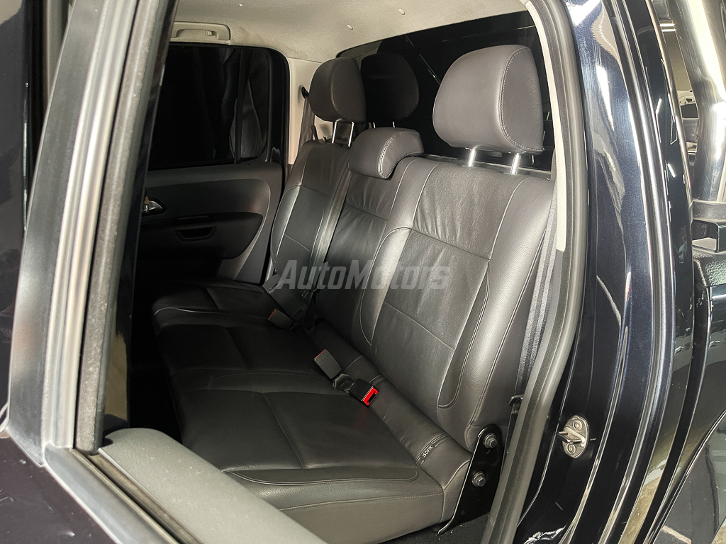 VOLKSWAGEN AMAROK 2017 full