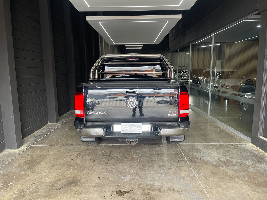 VOLKSWAGEN AMAROK 2017 full
