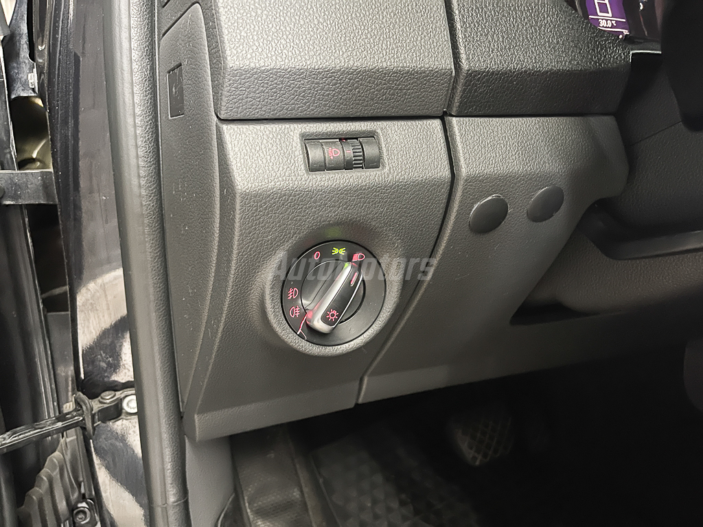 VOLKSWAGEN AMAROK 2017 full