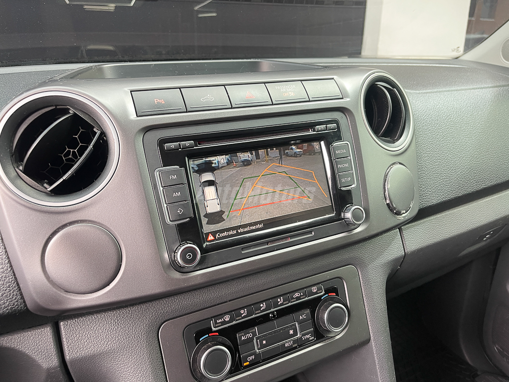 VOLKSWAGEN AMAROK 2017 full