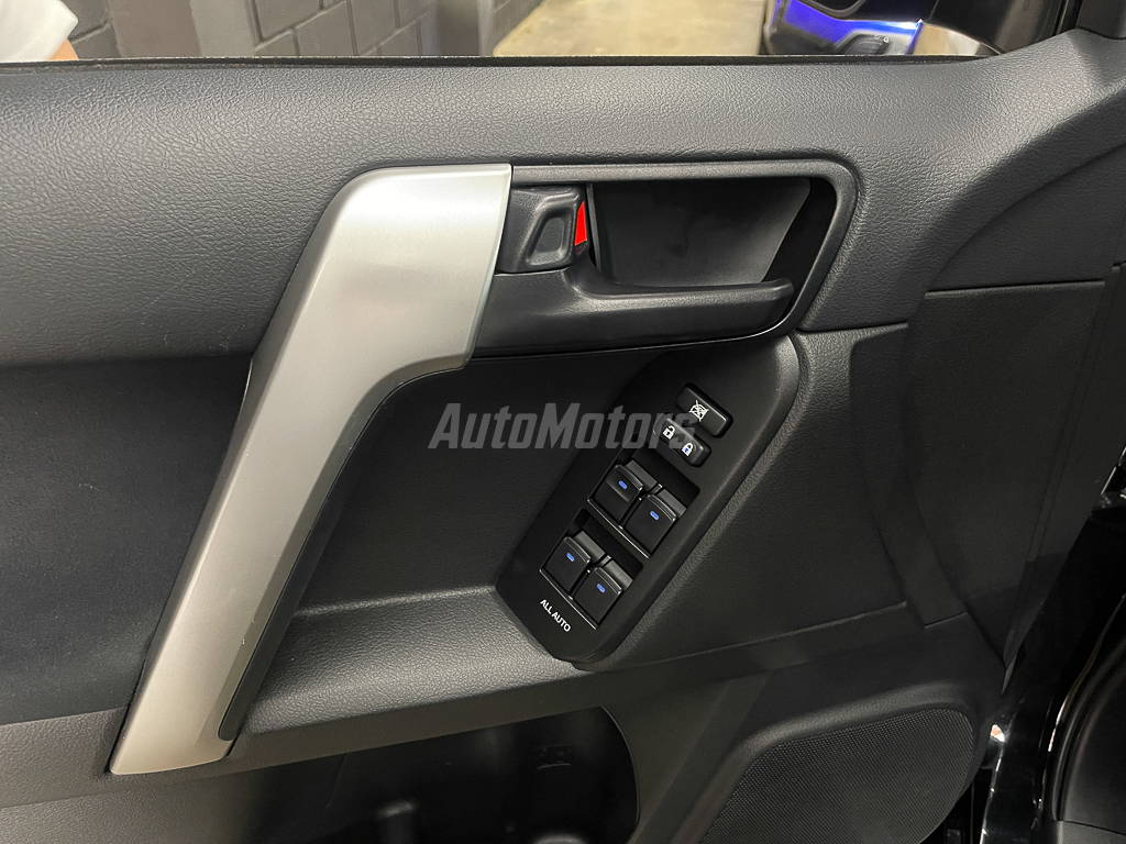 TOYOTA LAND CRUISER PRADO TXL FACELIFT VX DIESEL 2024 full